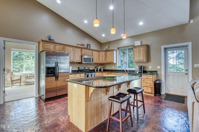 MUST SEE!! This beautiful 4 bedroom 2.5 bathroom home has - photo 7