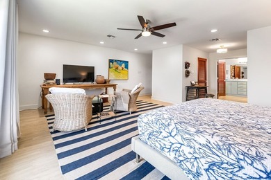 This exquisite, fully remodeled waterfront paradise offers - photo 47