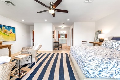 This exquisite, fully remodeled waterfront paradise offers - photo 48