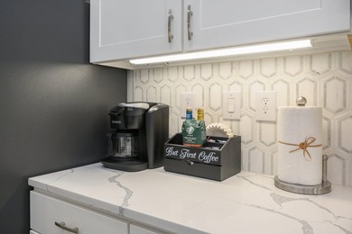 PRICED TO SELL! AT 30A & 393 WITH 3 DEEDED BEACH ACCESSES! - photo 5