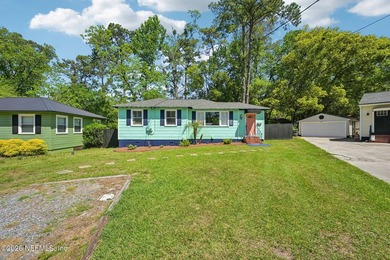 Updated 3-bedroom bungalow on a rare cul-de-sac featuring a new - photo 39