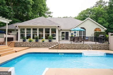 Welcome home to this beautifully maintained 4-bedroom, 2-bath - photo 4