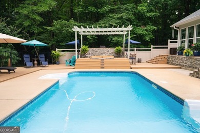 Welcome home to this beautifully maintained 4-bedroom, 2-bath - photo 5