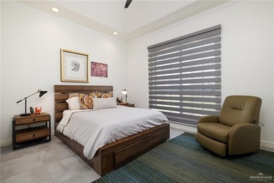 GORGEOUS HOME, RECENTLY RENOVATED. LUXURY AT EVERY STEP YOU TAKE - photo 4