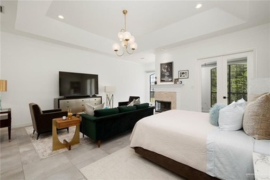 GORGEOUS HOME, RECENTLY RENOVATED. LUXURY AT EVERY STEP YOU TAKE - photo 5