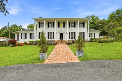 Welcome to one of Pensacola's most distinguished private estates - photo 3