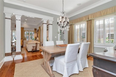 Located in the heart of historic Hyde Park, this beautifully - photo 12