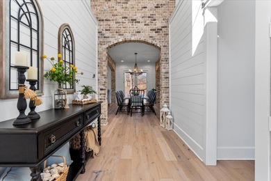 Stunning Modern Farmhouse in Crown Harbor Welcome to this - photo 13