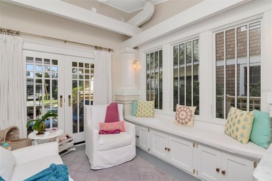 Located in the heart of historic Hyde Park, this beautifully - photo 13
