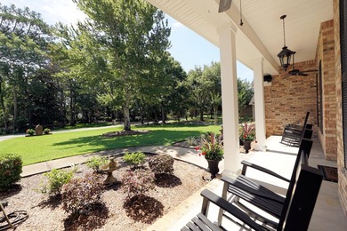 Gorgeous move-in-ready home on an oversized lot! This - photo 5