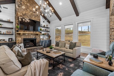Stunning Modern Farmhouse in Crown Harbor Welcome to this - photo 16