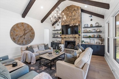 Stunning Modern Farmhouse in Crown Harbor Welcome to this - photo 17