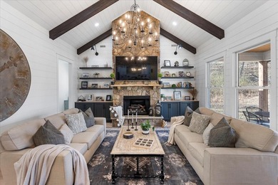 Stunning Modern Farmhouse in Crown Harbor Welcome to this - photo 18