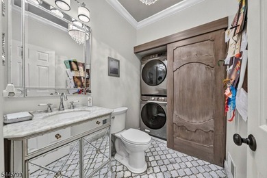 Spectacular Colonial in Sought-After Vizcaya Estates! Welcome to - photo 18