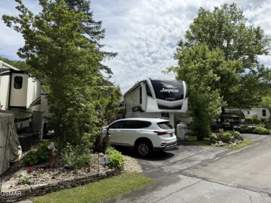 (private lake, pond, creek) Lot For Sale in Gatlinburg Tennessee