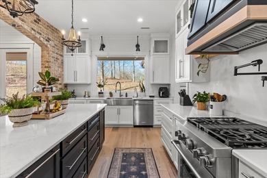 Stunning Modern Farmhouse in Crown Harbor Welcome to this - photo 26