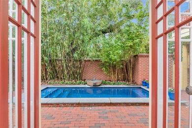 Located in the heart of historic Hyde Park, this beautifully - photo 26
