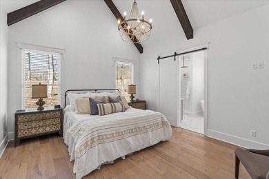 Stunning Modern Farmhouse in Crown Harbor Welcome to this - photo 32