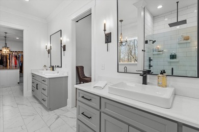 Stunning Modern Farmhouse in Crown Harbor Welcome to this - photo 34