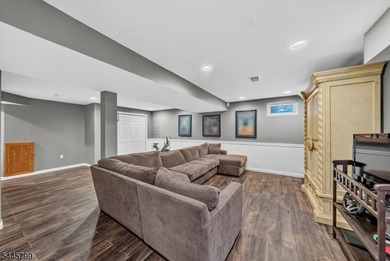 Spectacular Colonial in Sought-After Vizcaya Estates! Welcome to - photo 37