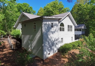 Drive through the peaceful setting of a long tree lined driveway - photo 42