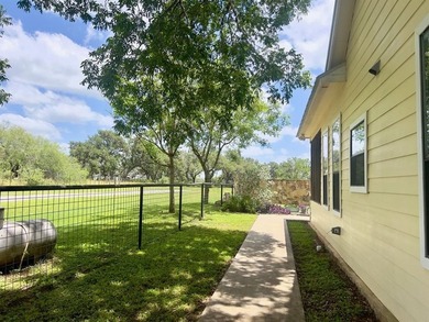 Rare opportunity to acquire a home in the heart of the hill - photo 7