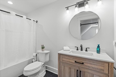 Stunning Modern Farmhouse in Crown Harbor Welcome to this - photo 50