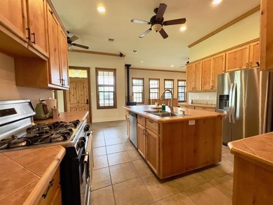 Rare opportunity to acquire a home in the heart of the hill - photo 10