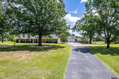 Experience peaceful country living with this beautifully crafted - photo 1