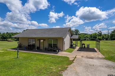 Experience peaceful country living with this beautifully crafted - photo 2