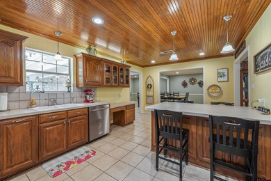 Experience peaceful country living with this beautifully crafted - photo 6