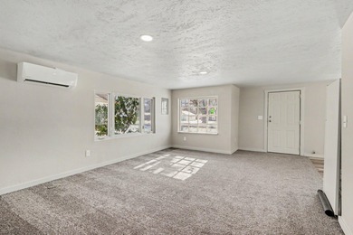Completely remodeled down to studs! This 720 square foot 2 - photo 3