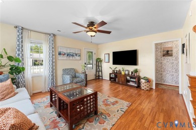 Welcome to this beautiful 1,843 sq ft traditional two-story - photo 5