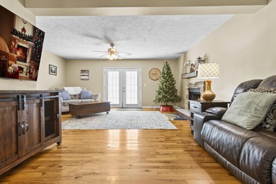 Gorgeous & Spacious 3BR/2.5BA Home in Calmes Estates . Welcome