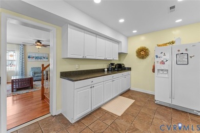Welcome to this beautiful 1,843 sq ft traditional two-story - photo 8