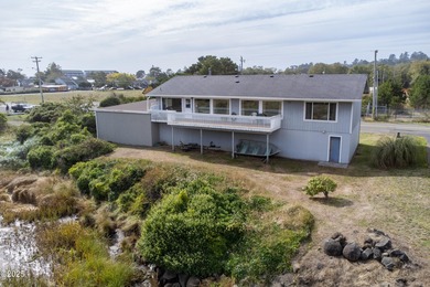 Fantastic opportunity to live and work in one location! Situated - photo 4