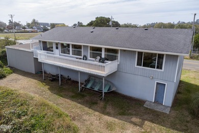 Fantastic opportunity to live and work in one location! Situated - photo 5