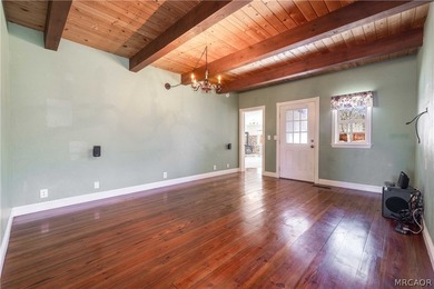 Welcome to this gorgeous Estate on over an acre of beautifully - photo 17