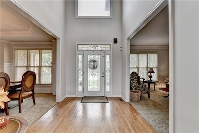 Welcome to this beautifully designed 5-bedroom, 4-bathroom home - photo 7