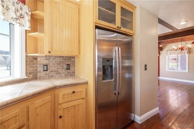 Welcome to this gorgeous Estate on over an acre of beautifully - photo 23
