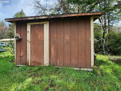 Tucked away among the Trees, this private Country retreat offers - photo 27