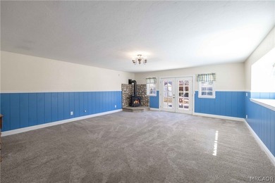 Welcome to this gorgeous Estate on over an acre of beautifully - photo 28