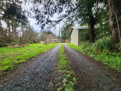 Tucked away among the Trees, this private Country retreat offers - photo 30