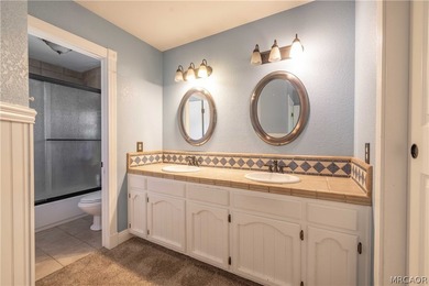 Welcome to this gorgeous Estate on over an acre of beautifully - photo 37