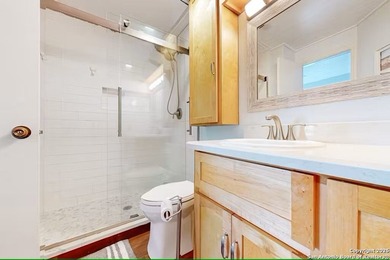 Renovated Beachside Studio with Gulf & Lake Views. Live the - photo 5