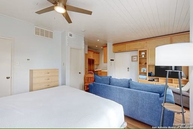 Renovated Beachside Studio with Gulf & Lake Views. Live the - photo 6