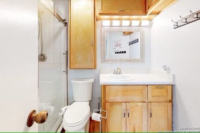 Renovated Beachside Studio with Gulf & Lake Views. Live the - photo 8
