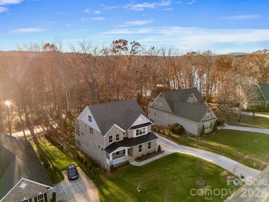 This custom-built luxury home offers over 5,500 square feet of - photo 4