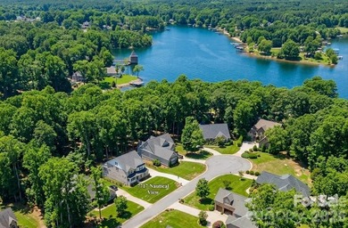 This custom-built luxury home offers over 5,500 square feet of - photo 5