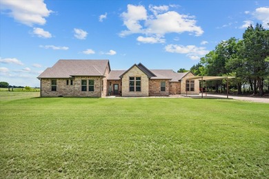 Escape to peaceful country living with this rare ONE STORY - photo 4